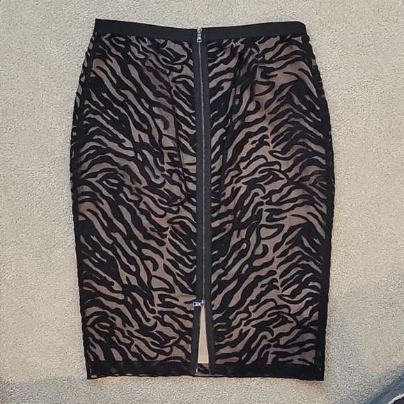 Like New BCBGMaxAzria Irisa Zebra Print Pencil Skirt Size M - Picture 5 of 11